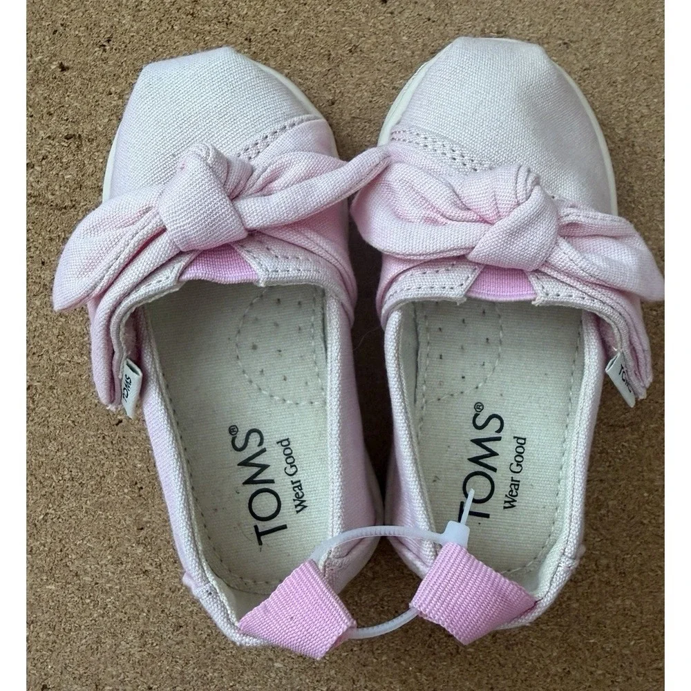 TOMS Classics Pink Tiny Slip-On Shoes‎ – Toddler Size 5
